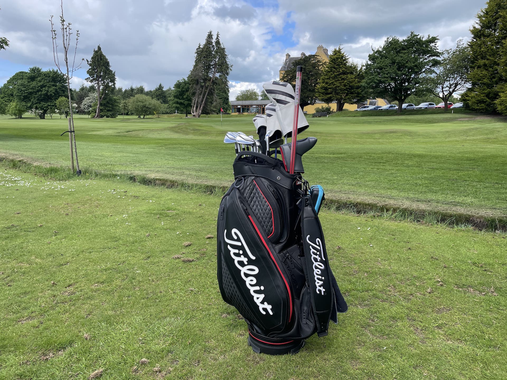 Titleist StaDry Premium Cart Bag 1