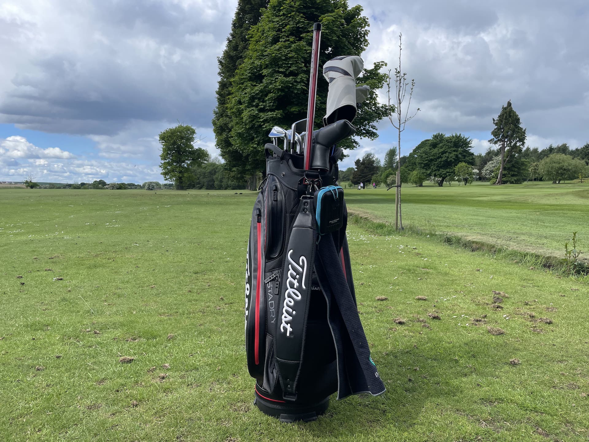 Titleist StaDry Premium Cart Bag 2