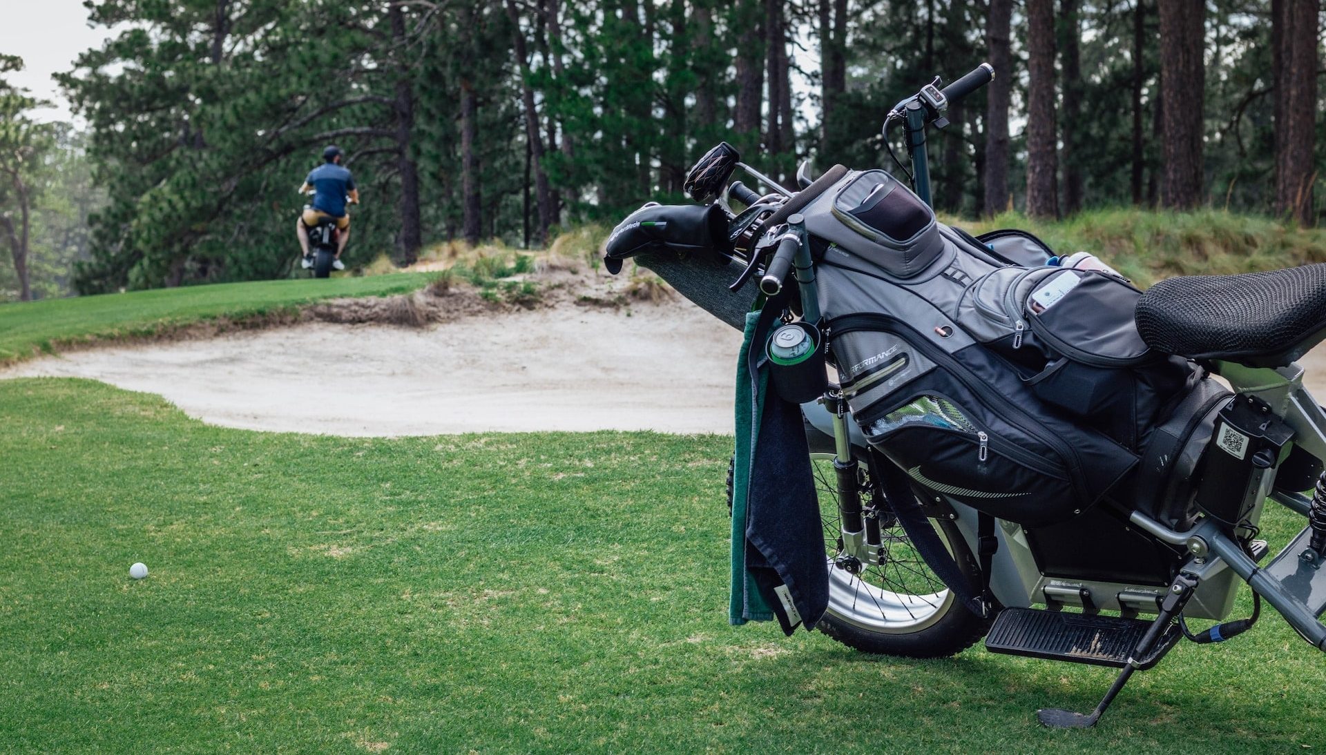 golf motorbike