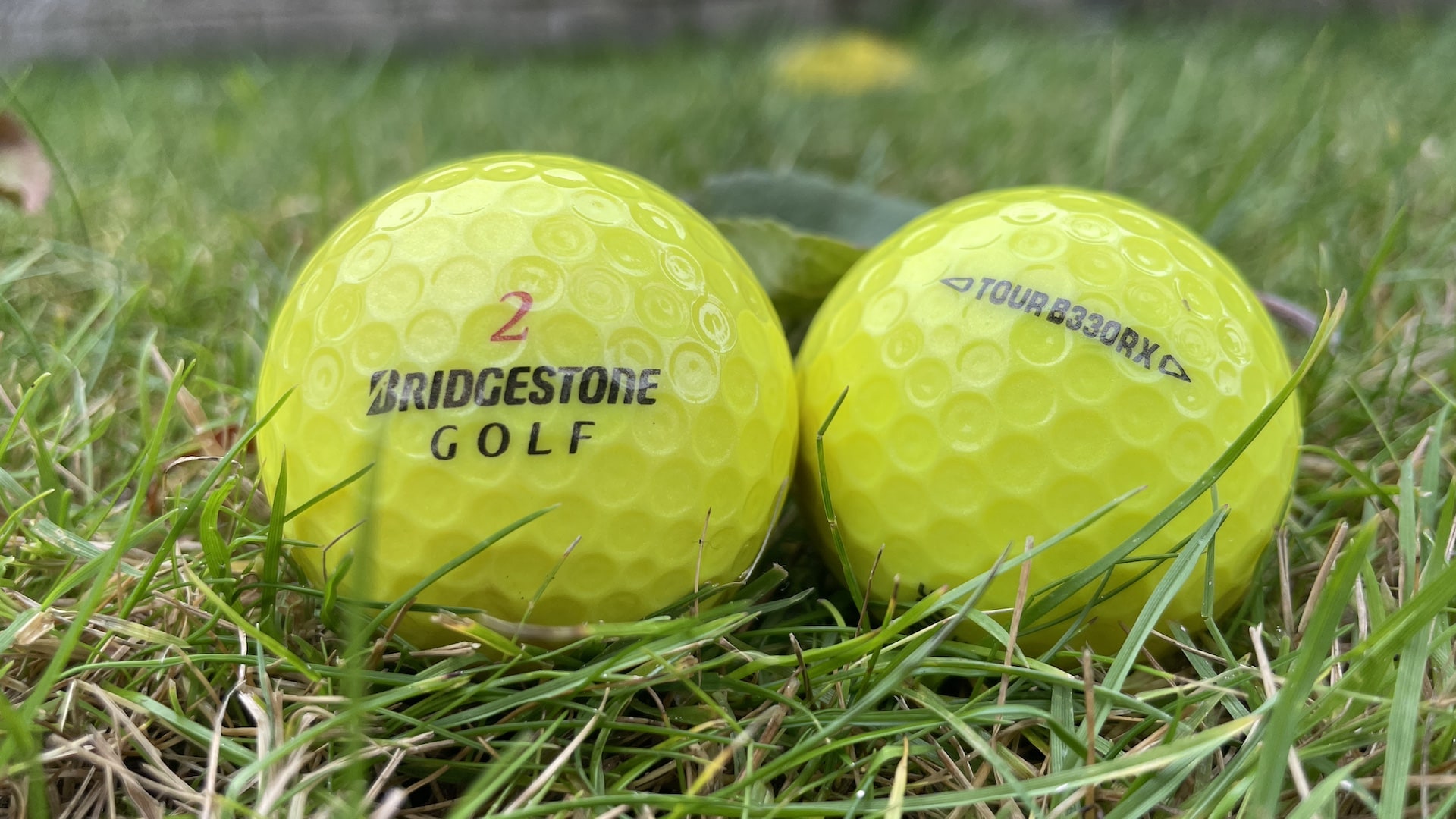Bridgestone B330 Yellow Opic golf balls