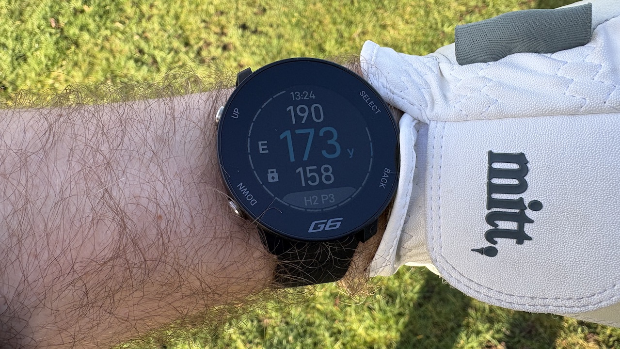 Shot Scope G6 with GPS distance information displayed