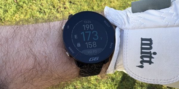 Shot Scope G6 with GPS distance information displayed